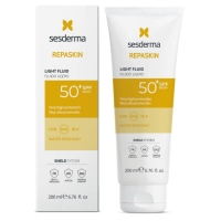 Солнцезащитный водостойкий флюид для тела Light Fluid SPF50 200 мл 6446₽