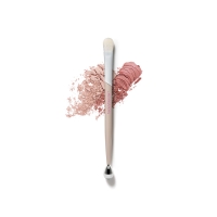 Beautyblender - Кисть с охлаждающим роллером для нанесения теней queen fair кисть для макияж white
