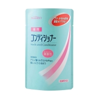 Kumano cosmetics Medicated Conditioner - Слабокислотный кондиционер против перхоти и зуда кожи головы, сменный блок, 400 мл - фото 1